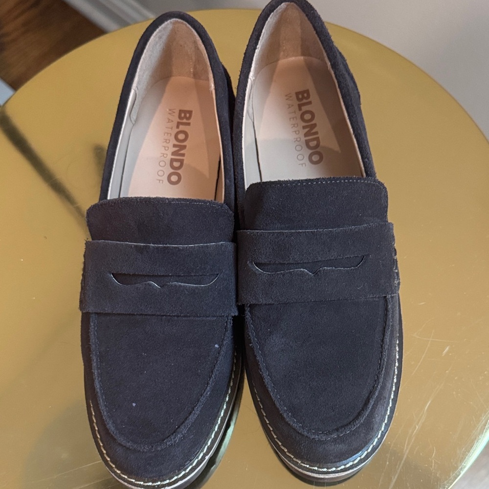 Blondo Women's Waterproof chocolate brown Suede Loafers - Picture 5 of 6